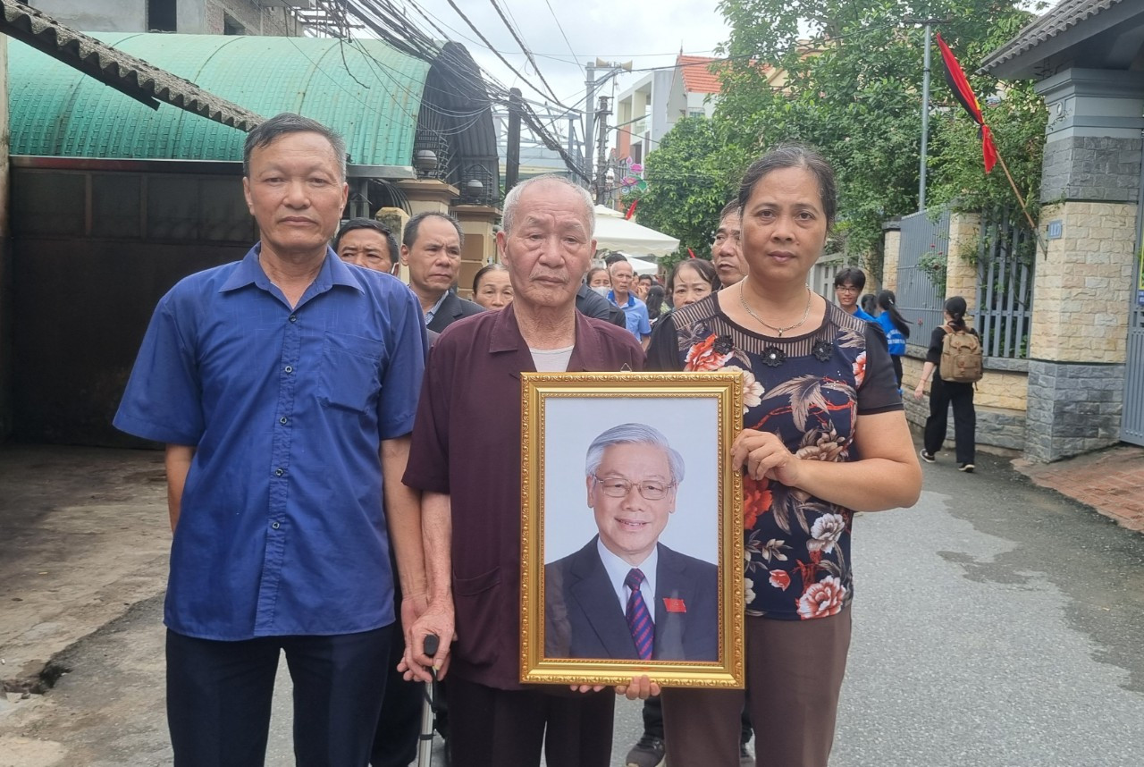 TPHCM điều chỉnh thời gian viếng Tổng Bí thư Nguyễn Phú Trọng đến 23h00 ảnh 54