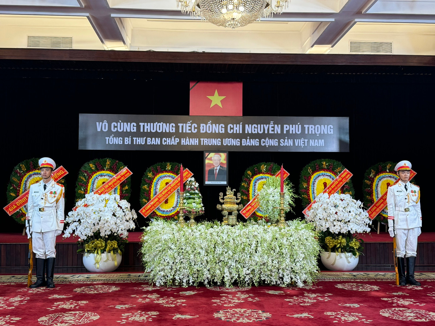 TPHCM điều chỉnh thời gian viếng Tổng Bí thư Nguyễn Phú Trọng đến 23h00 ảnh 20