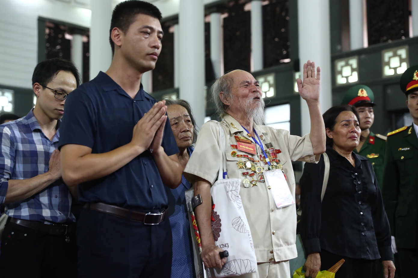 TPHCM điều chỉnh thời gian viếng Tổng Bí thư Nguyễn Phú Trọng đến 23h00 ảnh 125