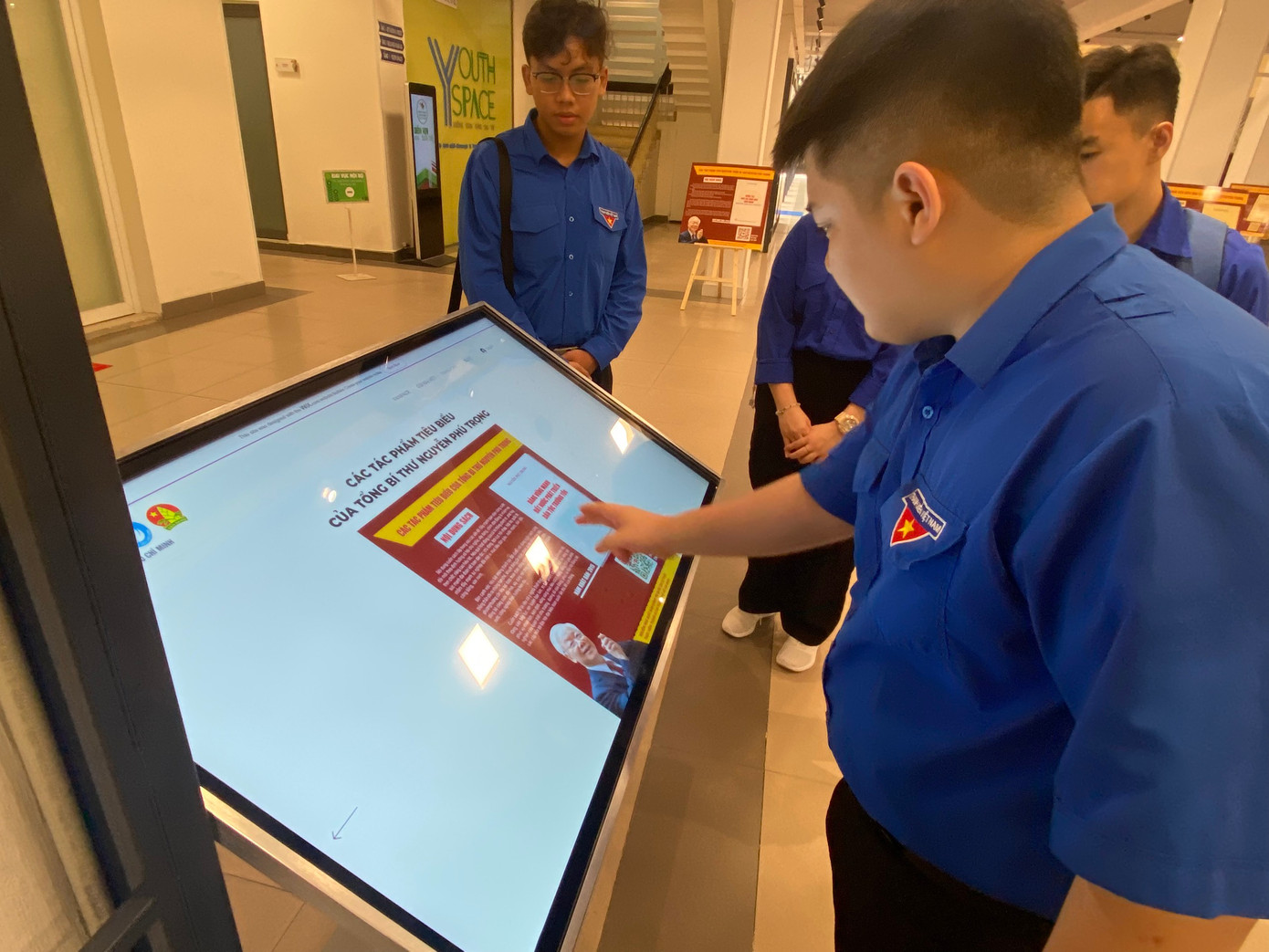 TPHCM điều chỉnh thời gian viếng Tổng Bí thư Nguyễn Phú Trọng đến 23h00 ảnh 17