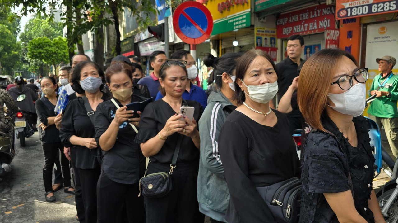 TPHCM điều chỉnh thời gian viếng Tổng Bí thư Nguyễn Phú Trọng đến 23h00 ảnh 90