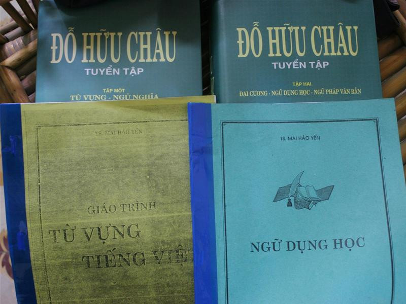 Giáo trình của TS Mai Thị Hảo Yến và Tuyển tập của GS - TS Đỗ Hữu Châu Giáo trình của TS Mai Thị Hảo Yến và Tuyển tập của GS - TS Đỗ Hữu Châu