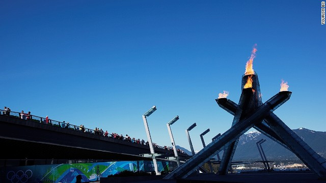 Quốc gia Bắc Mỹ Canada thu hút nhiều khách du lịch bởi sự yên bình và cuộc sống vui vẻ. Ảnh chụp ngọn đuốc Olympic tại thành phố Vancouver. Quốc gia Bắc Mỹ Canada thu hút nhiều khách du lịch bởi sự yên bình và cuộc sống vui vẻ. Ảnh chụp ngọn đuốc Olympic tại thành phố Vancouver