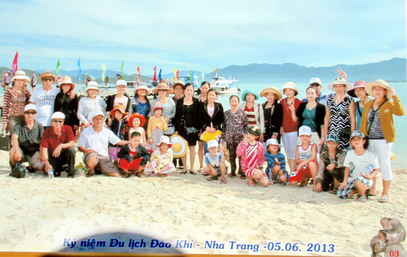 Đoàn giáo viên chụp ảnh lưu niệm 2 ngày trước khi bị tan nạn