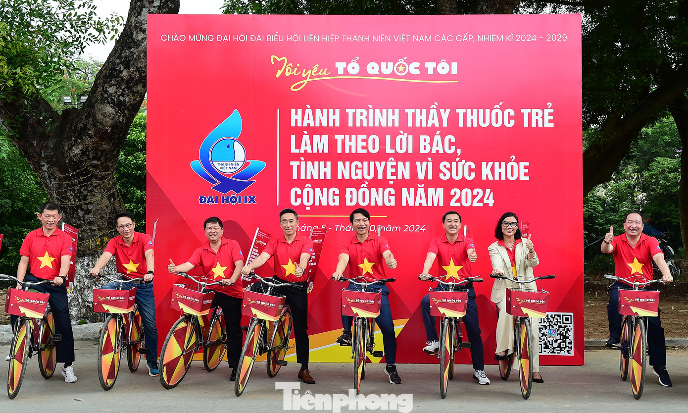 Các đại biểu và hội viên, thanh niên cùng lan tỏa Hành trình. Ảnh: Xuân Tùng Các đại biểu và hội viên, thanh niên cùng lan tỏa Hành trình. Ảnh: Xuân Tùng