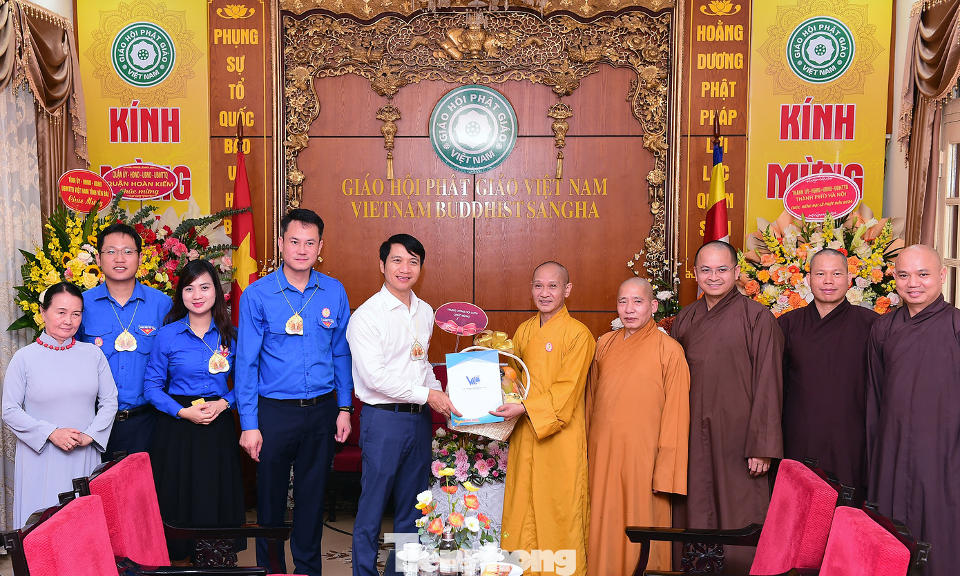 T.Ư Hội LHTN Việt Nam chúc mừng T.Ư Giáo hội Phật giáo Việt Nam dịp Đại lễ Phật đản 2024 - Phật lịch 2568. Ảnh: Xuân Tùng