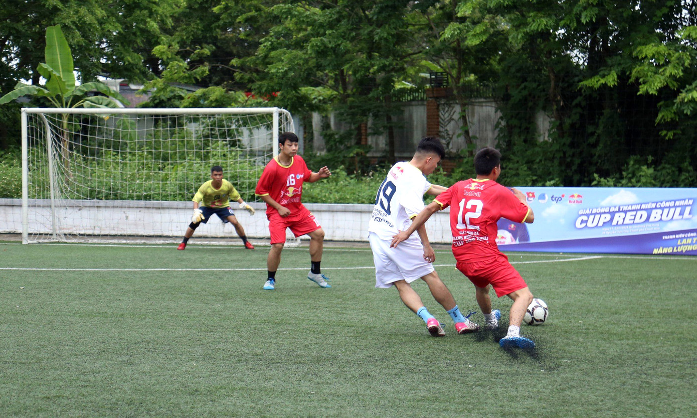 Giải đấu diễn ra sôi động, với nhiều pha bóng hay.