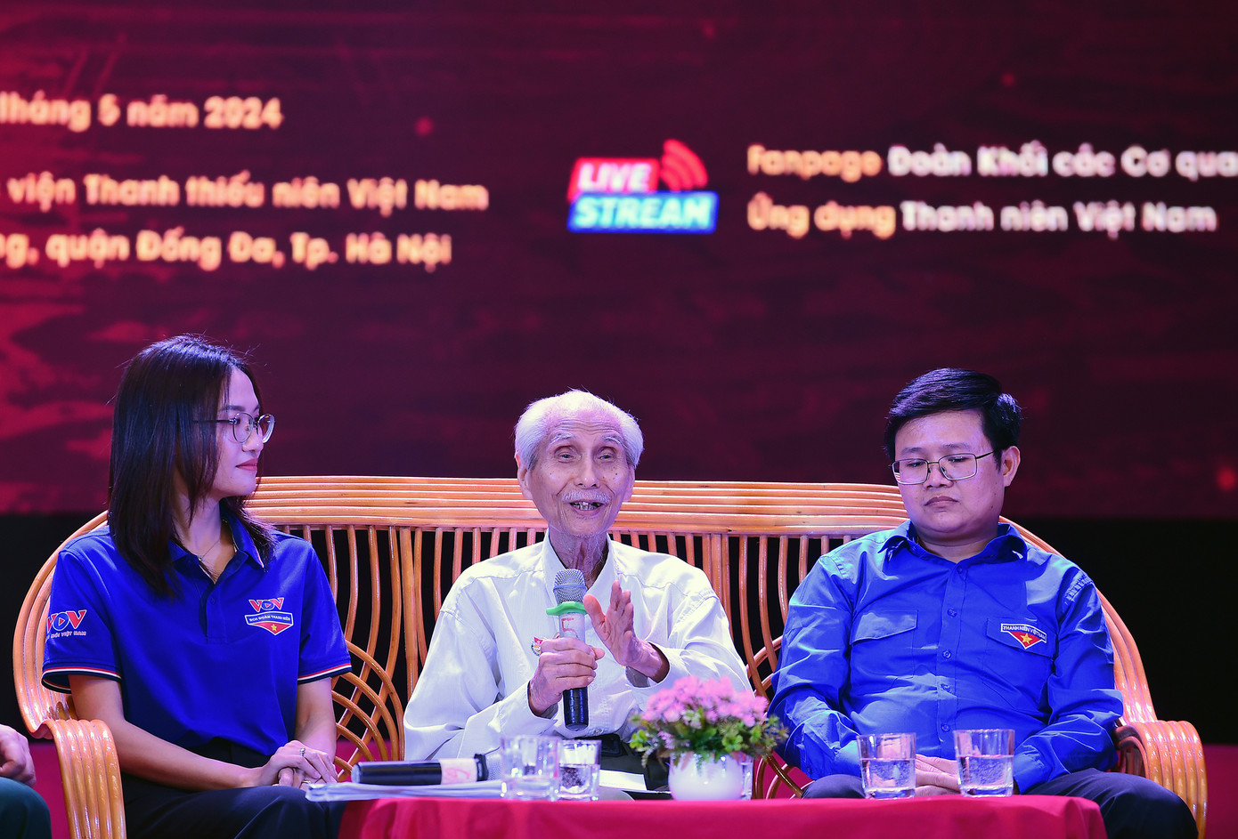 Ông Nguyễn Công Dinh (97 tuổi), nguyên Sĩ quan Cục Tác chiến, Bộ Tổng Tham mưu chia sẻ tại chương trình. Ảnh: Xuân Tùng Ông Nguyễn Công Dinh (97 tuổi), nguyên Sĩ quan Cục Tác chiến, Bộ Tổng Tham mưu chia sẻ tại chương trình. Ảnh: Xuân Tùng