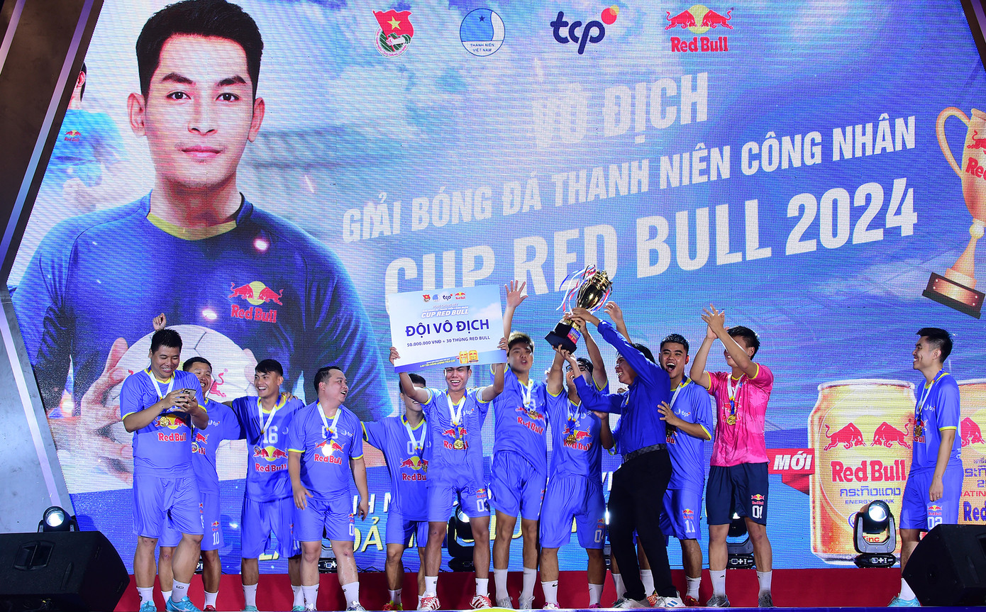 Nhà vô địch của Giải bóng đá Thanh niên công nhân - Cup Red Bull 2024 là FC OCEAN SHIP đến từ Hải Phòng. Ảnh: Xuân Tùng Nhà vô địch của Giải bóng đá Thanh niên công nhân - Cup Red Bull 2024 là FC OCEAN SHIP đến từ Hải Phòng. Ảnh: Xuân Tùng