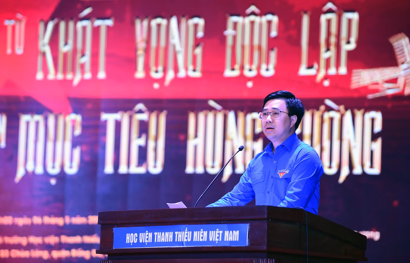 Anh Bùi Hoàng Tùng phát biểu tại chương trình. Ảnh: Xuân Tùng