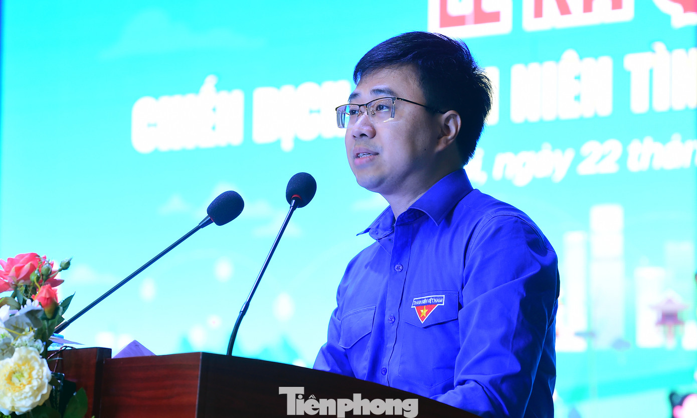 Anh Bùi Hoàng Tùng - Bí thư Đoàn Khối các cơ quan T.Ư phát biểu tại chương trình. Ảnh: Xuân Tùng Anh Bùi Hoàng Tùng - Bí thư Đoàn Khối các cơ quan T.Ư phát biểu tại chương trình. Ảnh: Xuân Tùng