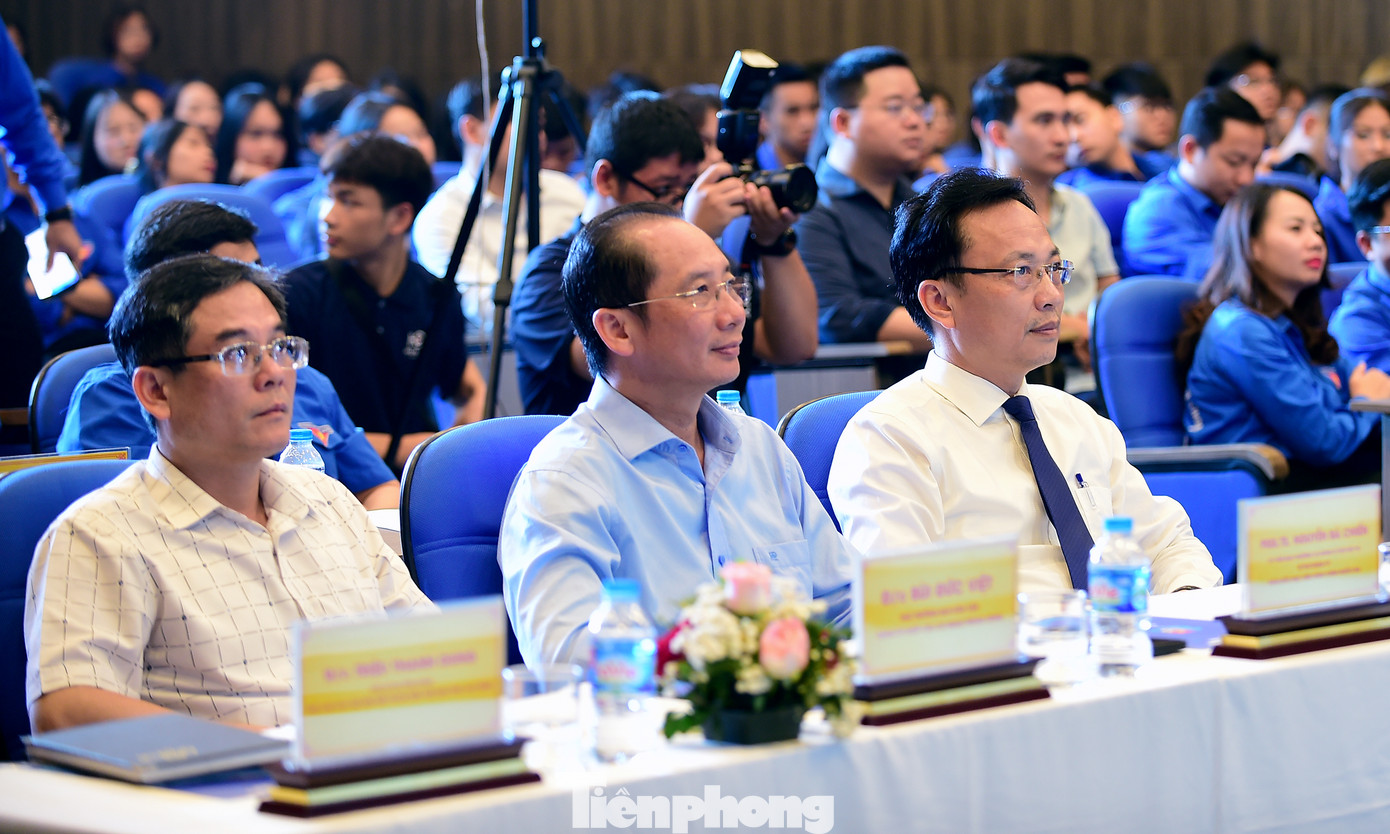 Đại biểu tham dự chương trình. Ảnh: Xuân Tùng Đại biểu tham dự chương trình. Ảnh: Xuân Tùng