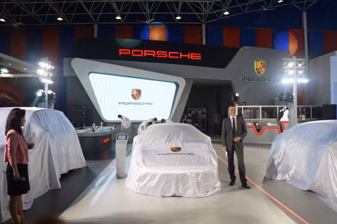 Porsche che đậy rất kỹ những chiếc xe của mình