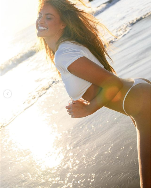 Trước đó, cô từng xuất hiện trên SI Swimsuit năm 2017, chiến thắng cuộc thi Swim Search của tạp chí này năm 2018.