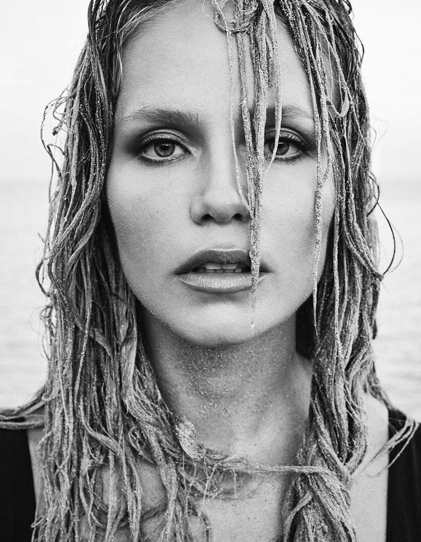 Cả hai đều là những chân dài đình đám đắt giá hàng đầu làng mốt.