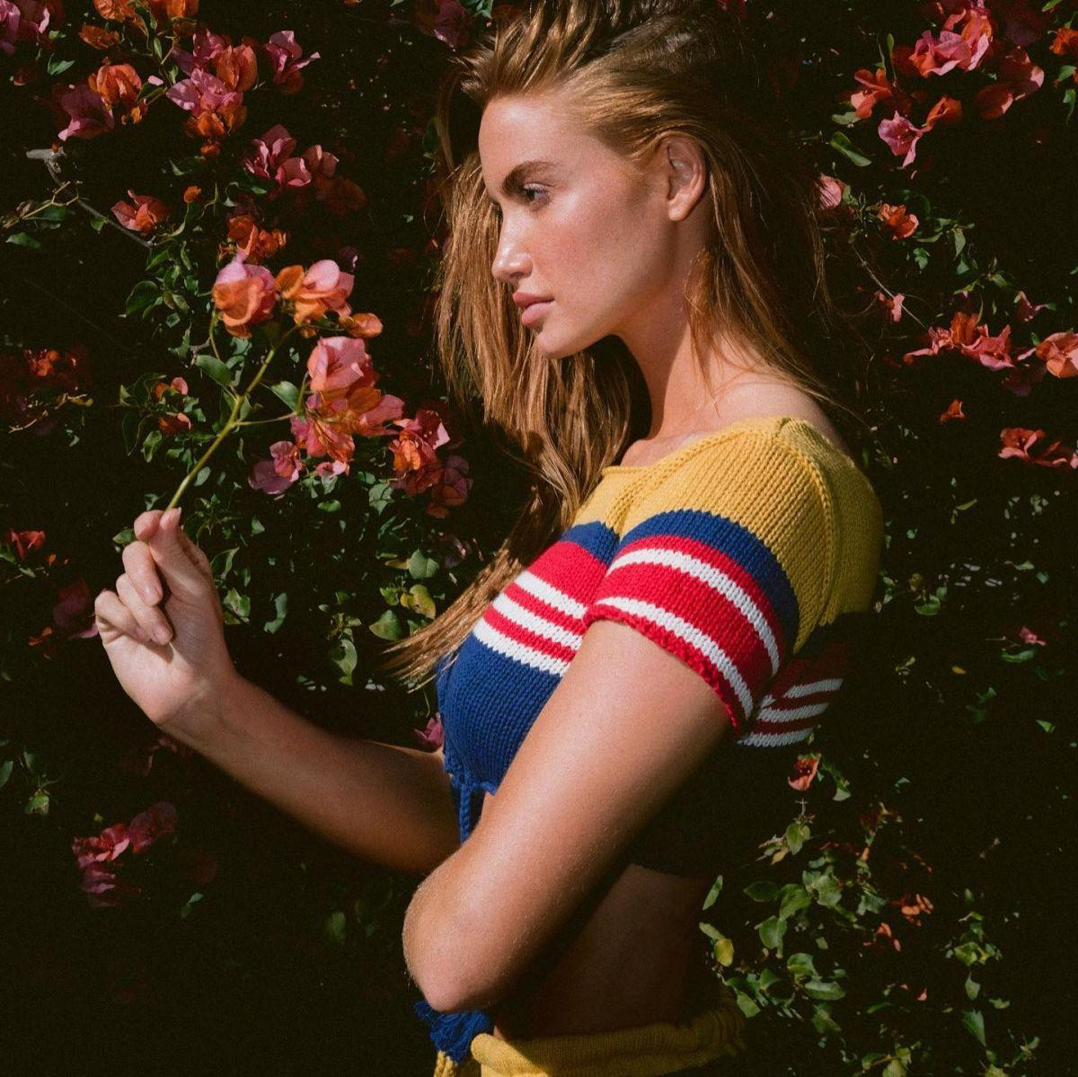 Sở hữu vẻ ngoài nóng bỏng và thần thái sexy đầy mê hoặc, Haley Kelil là nàng mẫu mà nhãn hàng thời trang nào cũng muốn nhắm tới, đặc biệt là nội y, áo tắm.