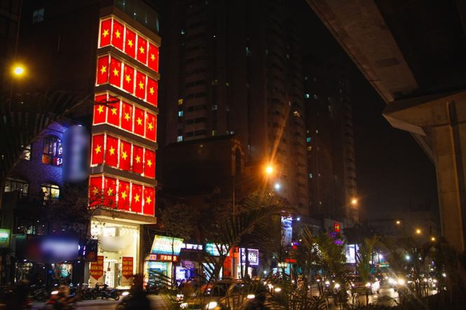 Cổ động viên ngồi xe lăn, truyền máu vẫn cuồng nhiệt cổ vũ U23 Việt Nam ảnh 69