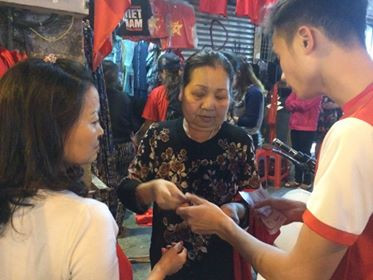 Biển người rợp cờ hoa, reo hò khắp cả nước mừng kỳ tích của U23 Việt Nam ảnh 50