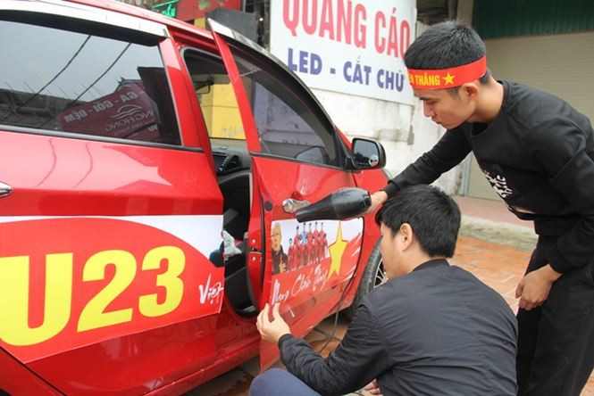 Cổ động viên ngồi xe lăn, truyền máu vẫn cuồng nhiệt cổ vũ U23 Việt Nam ảnh 94