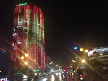 Biển người rợp cờ hoa, reo hò khắp cả nước mừng kỳ tích của U23 Việt Nam ảnh 39