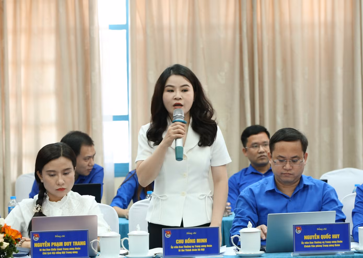Chị Chu Hồng Minh - Bí thư Thành Đoàn Hà Nội trao đổi tại hội nghị.