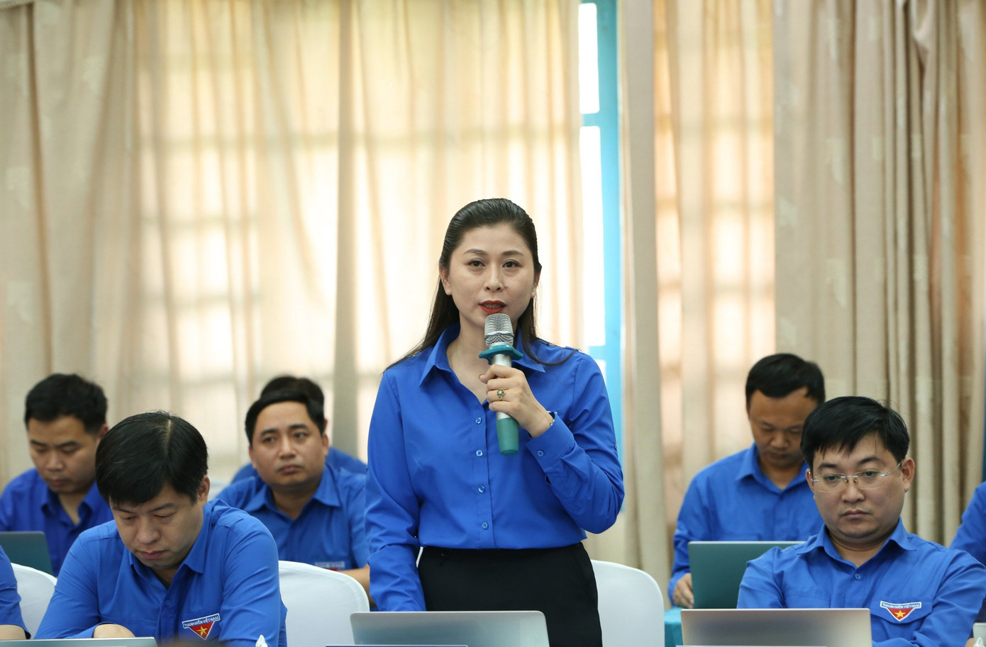 Chị Cầm Thị Huyền Trang- Bí thư Tỉnh Đoàn Sơn La phát biểu tại hội nghị. Chị Cầm Thị Huyền Trang- Bí thư Tỉnh Đoàn Sơn La phát biểu tại hội nghị.