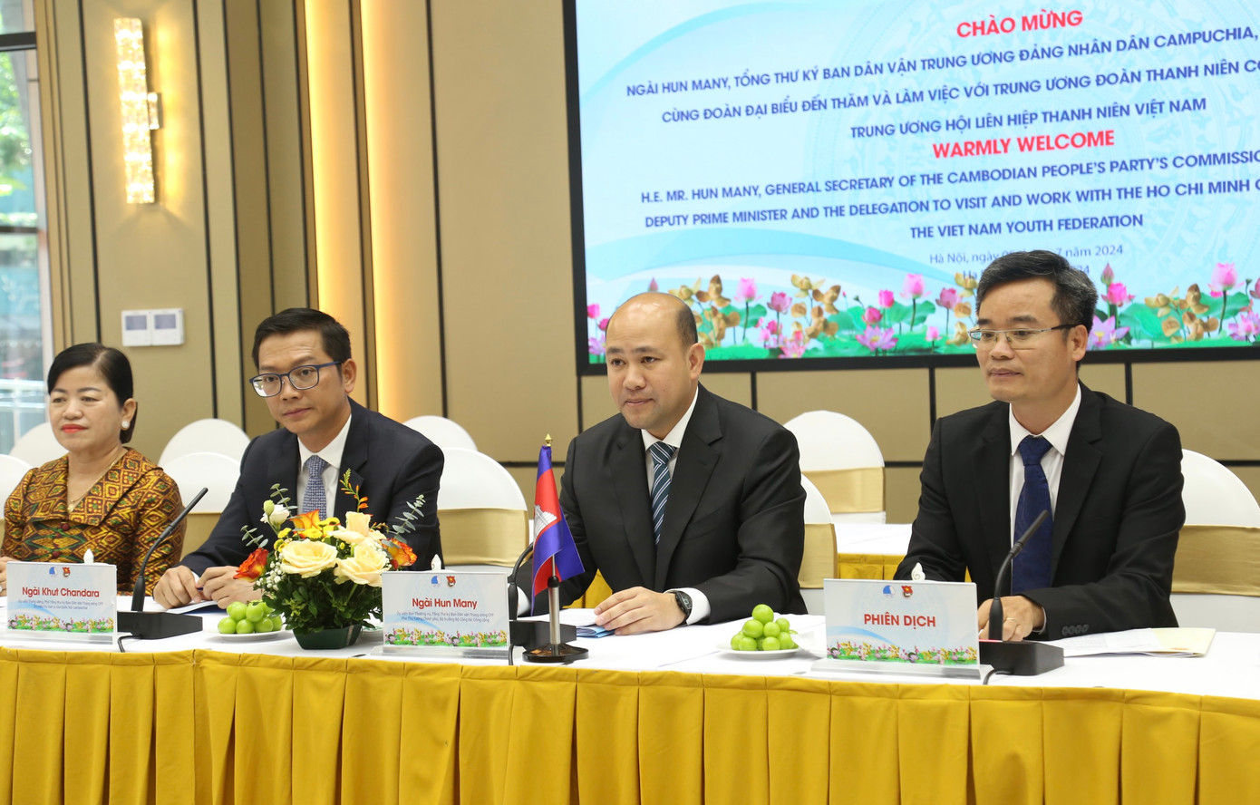 Đoàn đại biểu Ban Dân vận T.Ư Đảng Nhân dân Campuchia (CPP) tại buổi làm việc. Ảnh: Lâm Đăng Hải