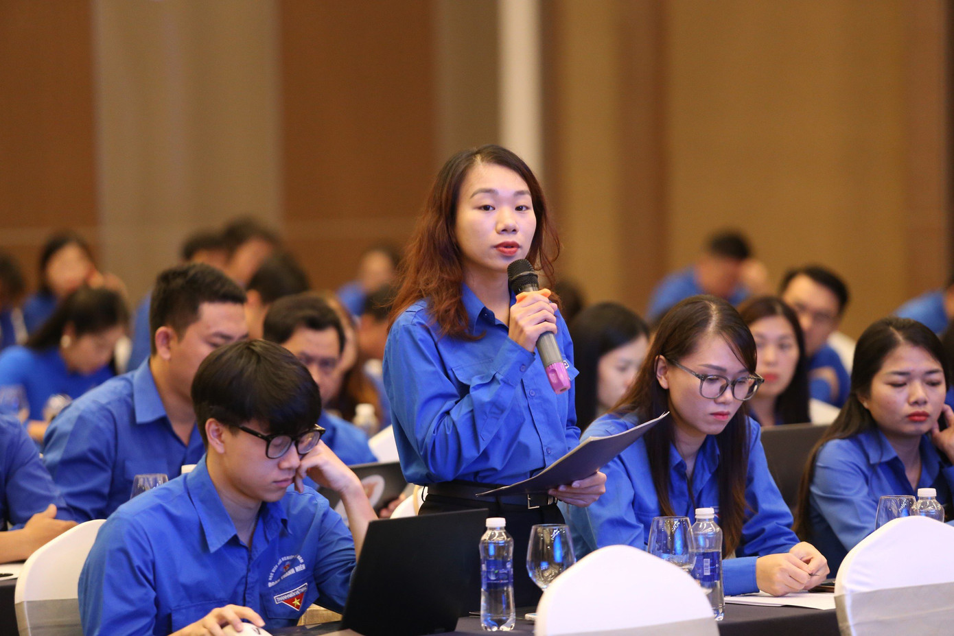 Các đại biểu trao đổi thảo luận tại hội nghị Các đại biểu trao đổi thảo luận tại hội nghị