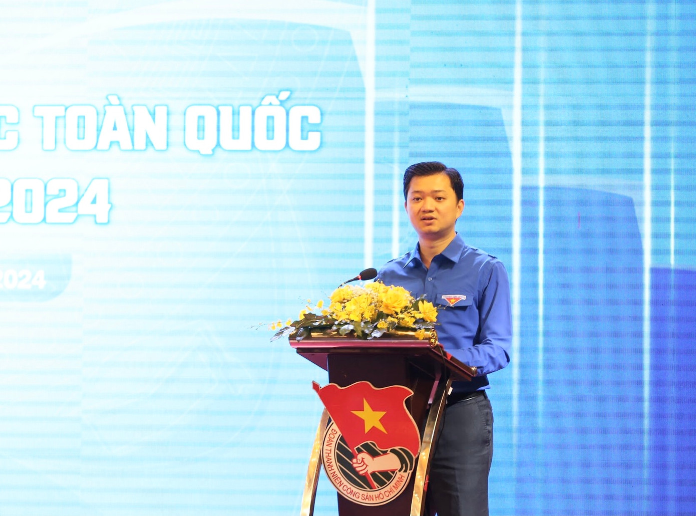 Anh Nguyễn Minh Triết – Bí thư T.Ư Đoàn, Chủ tịch T.Ư Hội SVVN phát biểu tại hội nghị Anh Nguyễn Minh Triết – Bí thư T.Ư Đoàn, Chủ tịch T.Ư Hội SVVN phát biểu tại hội nghị