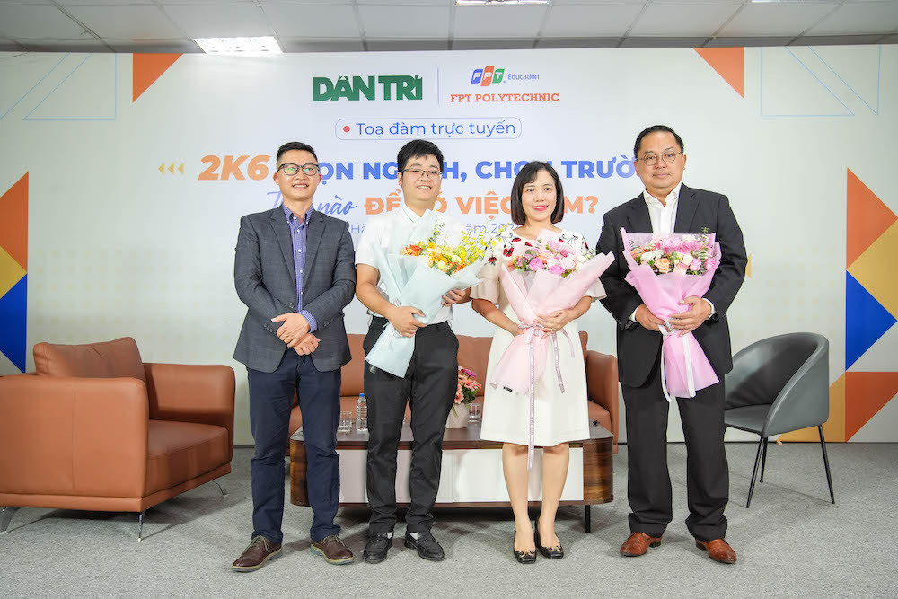 Các chuyên gia tham gia tọa đàm Các chuyên gia tham gia tọa đàm