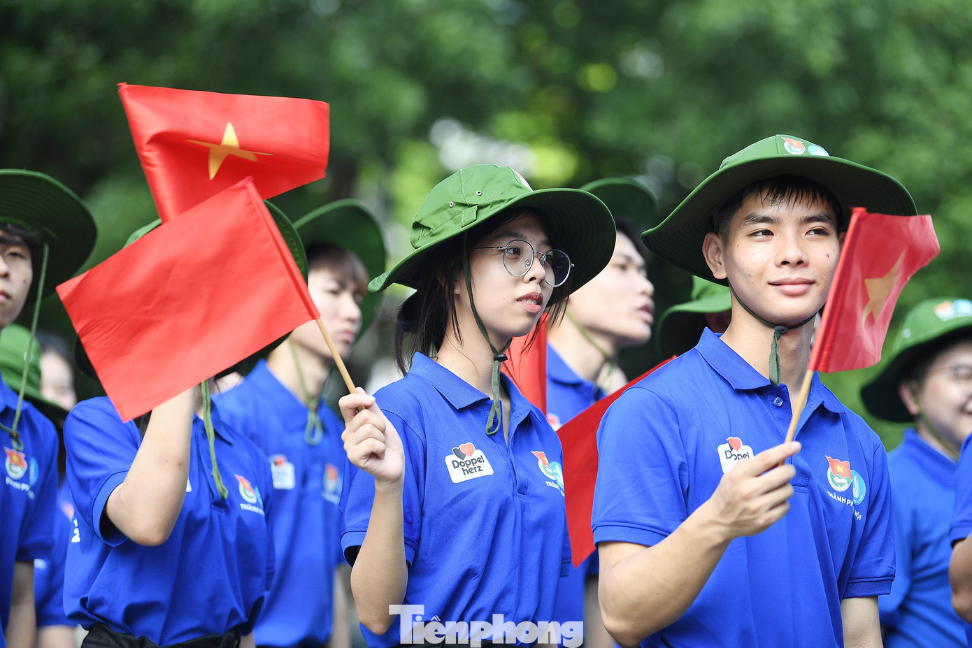 Các tình nguyện viên tràn đầy khí thế nhiệt huyết tình nguyện sẵn sàng lên đường với Chiến dịch Mùa hè xanh. Ảnh: Dương Triều