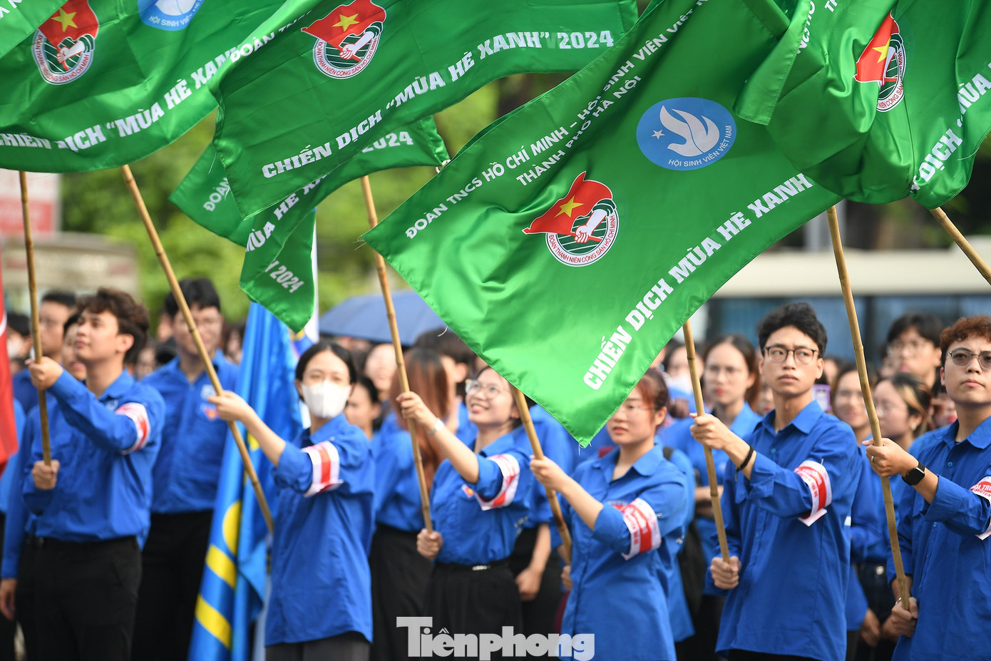 Các chiến sĩ tình nguyện Mùa hè xanh thể hiện sự quyết tâm, ý chí, cống hiến, khát vọng cho cộng đồng trong mùa hè này. Ảnh: Dương Triều
