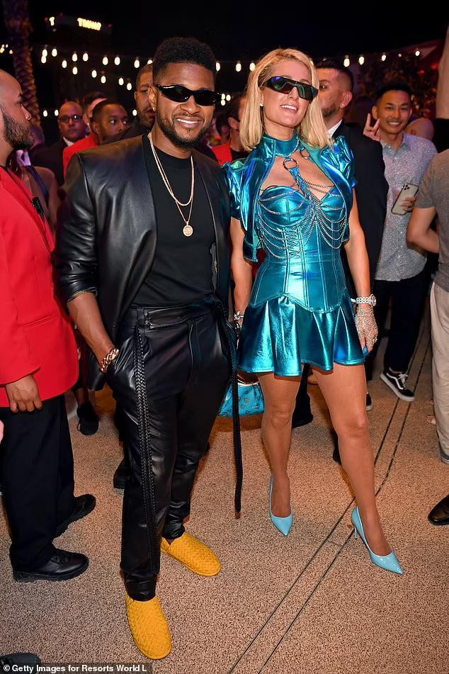 "Người thừa kế" Paris Hilton (phải) và ca sĩ Usher cũng là khách mời của sự kiện