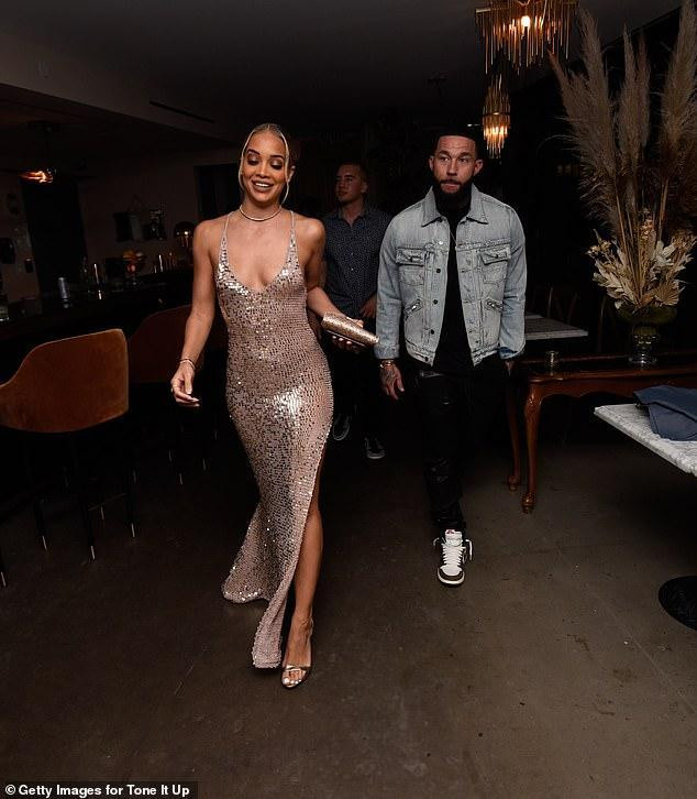 Cặp đôi đã hẹn hò được hơn 1 năm. Cặp đôi đã hẹn hò được hơn 1 năm.