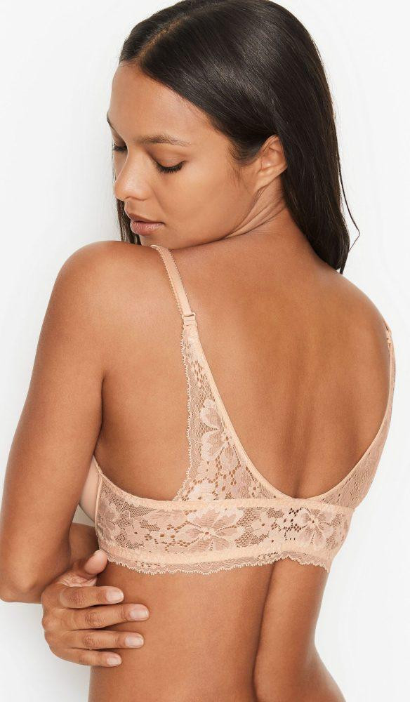 Lais Ribeiro sở hữu vẻ đẹp Latin sexy hoang dại với làn da rám nắng, gương mặt như thiên thần. Lais Ribeiro sở hữu vẻ đẹp Latin sexy hoang dại với làn da rám nắng, gương mặt như thiên thần.