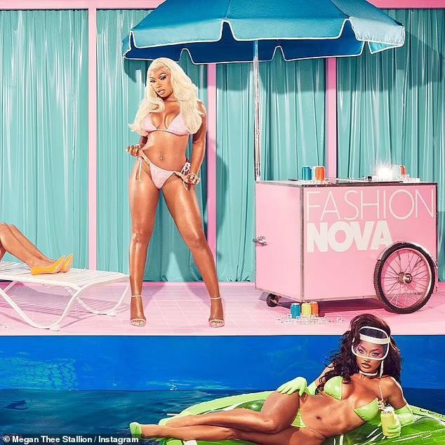Megan Thee Stallion mới đây tung loạt ảnh trình diễn bikini của Fashion Nova lên Instagram cá nhân có 23 triệu người theo dõi gây "bão" mạng xã hội.