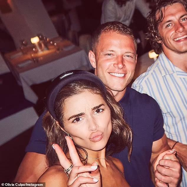 Trong 2 năm hẹn hò, Olivia thường xuyên chia sẻ hình ảnh yêu đương mặn nồng của cả hai lên Instagram có 4,9 triệu người theo dõi khiến fan không khỏi ghen tị.