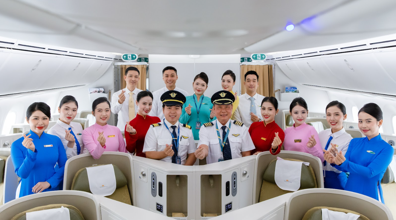 Việc tái hiện các mẫu đồng phục tiếp viên qua từng thời kỳ mang đến cho khách hàng cơ hội nhìn lại những chặng đường trong hành trình phát triển của Vietnam Airlines.