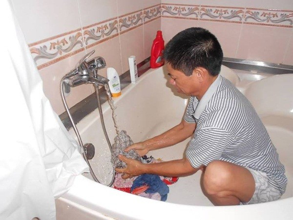 Các bậc phụ huynh chăm lo cho con cái thi The Voice Kids