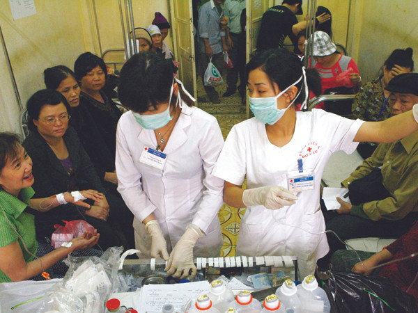 Theo BHXH Việt Nam, viện phí tăng sẽ góp phần cải thiện chất lượng khám chữa bệnh. Ảnh: Hồng Vĩnh