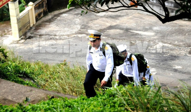 Hành quân lên đỉnh Sơn Trà thay ca trực chiến