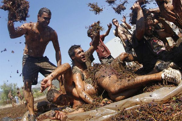 Ngày hội ném nho ở Mallorca, Tây Ban Nha.