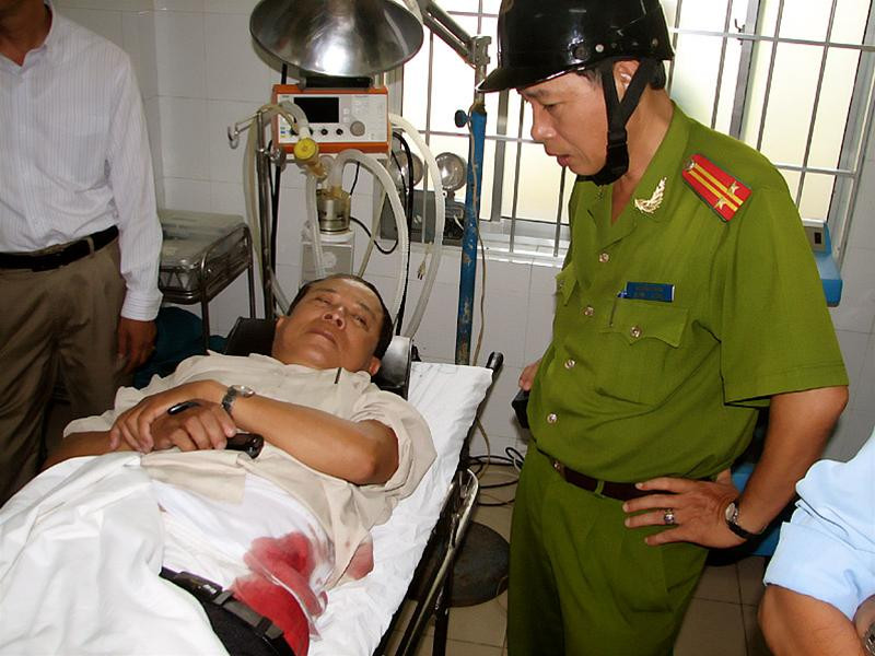 Nhà báo Nguyễn Xuân Đương tại bệnh viện. Ảnh : NĐQ