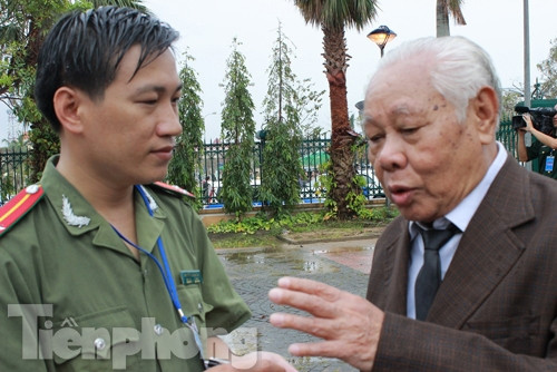 Cụ Ly bùi ngùi chia sẻ những hồi ức về Đại tướng Võ Nguyên Giáp. Cụ Lý bùi ngùi chia sẻ những hồi ức về Đại tướng Võ Nguyên Giáp