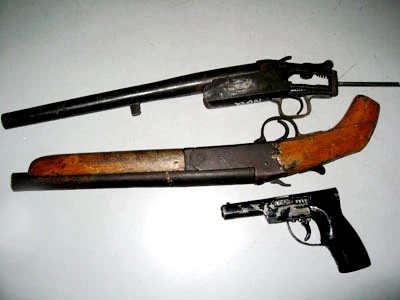 Cơ quan công an thu hồi 14 súng các loại sau khi nhóm tội phạm sa lưới