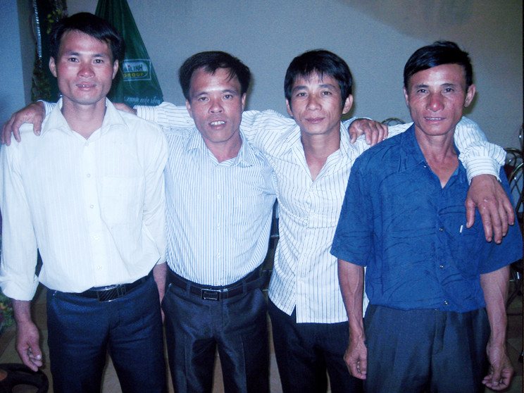 Nhóm thợ lặn phát hiện vị trí chiếc xe bị đắm. Ảnh: Đỗ Sơn