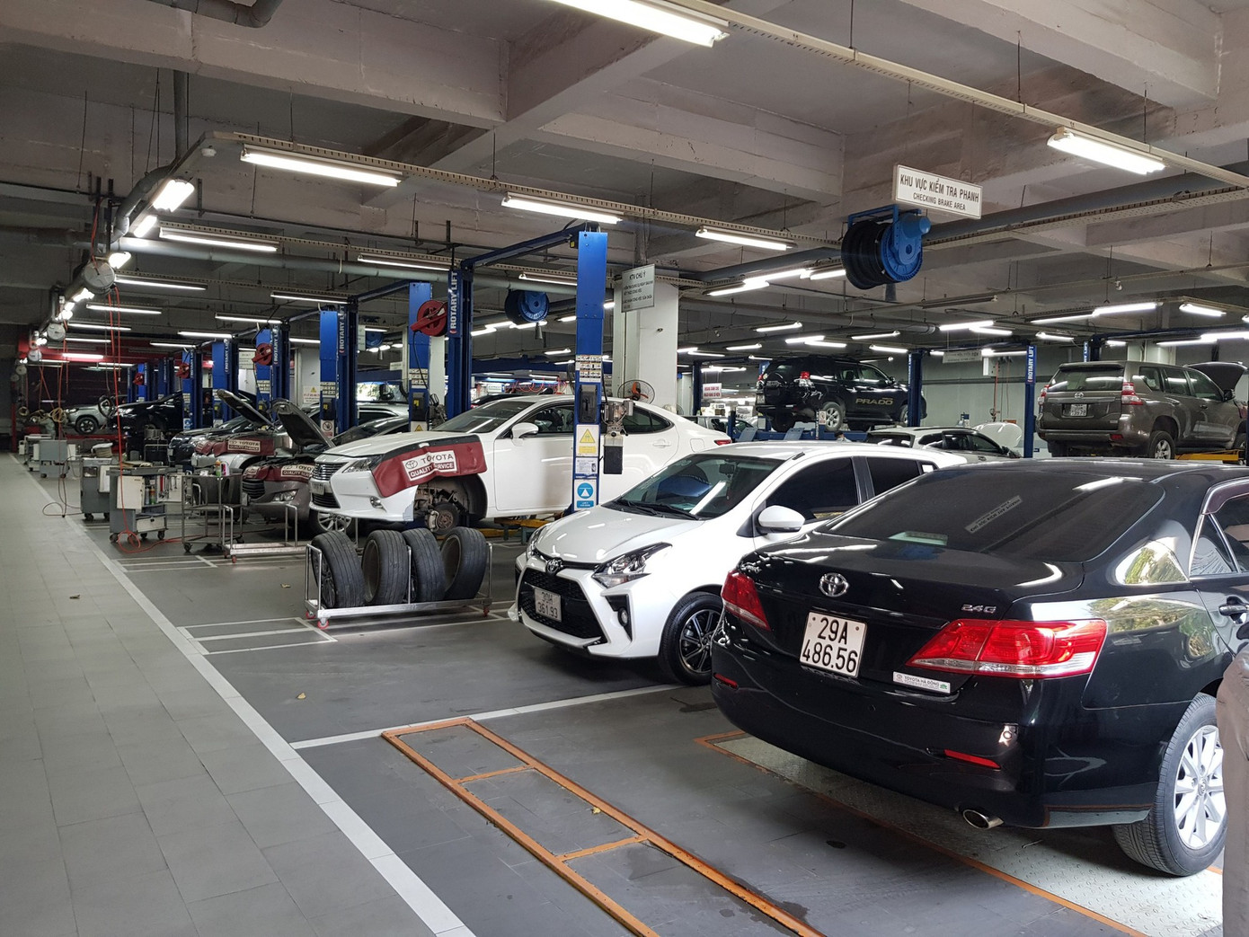 Đưa xe đi bảo dưỡng trước khi đăng kiểm sẽ giúp chủ xe tiết kiệm thời gian và chi phí.