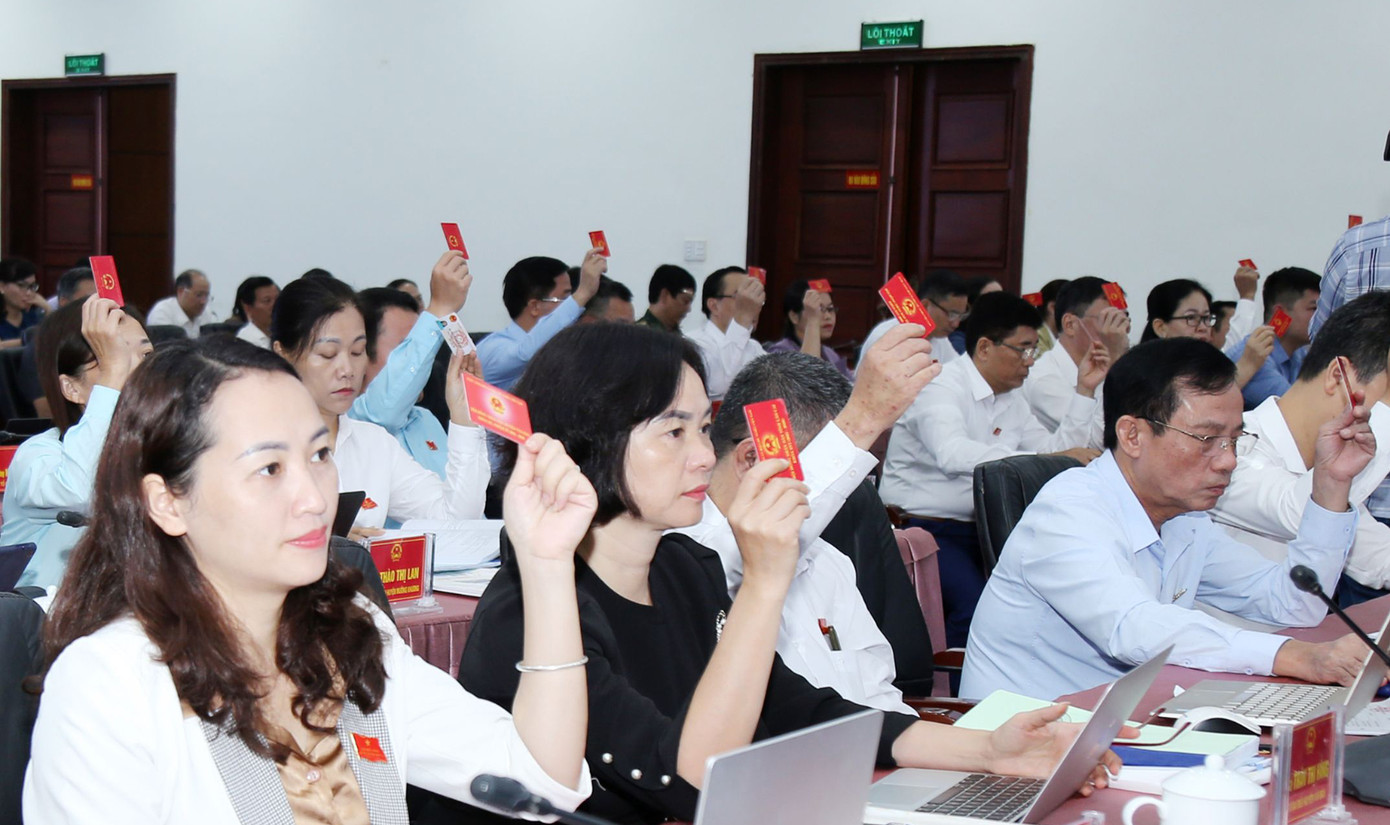 Kỳ họp thứ 15 HĐND tỉnh khóa XVI, nhiệm kỳ 2021 - 2026 vừa tiến hành lấy phiếu tín nhiệm với các vị trí lãnh đạo chủ chốt. Ảnh: Báo Lào Cai.