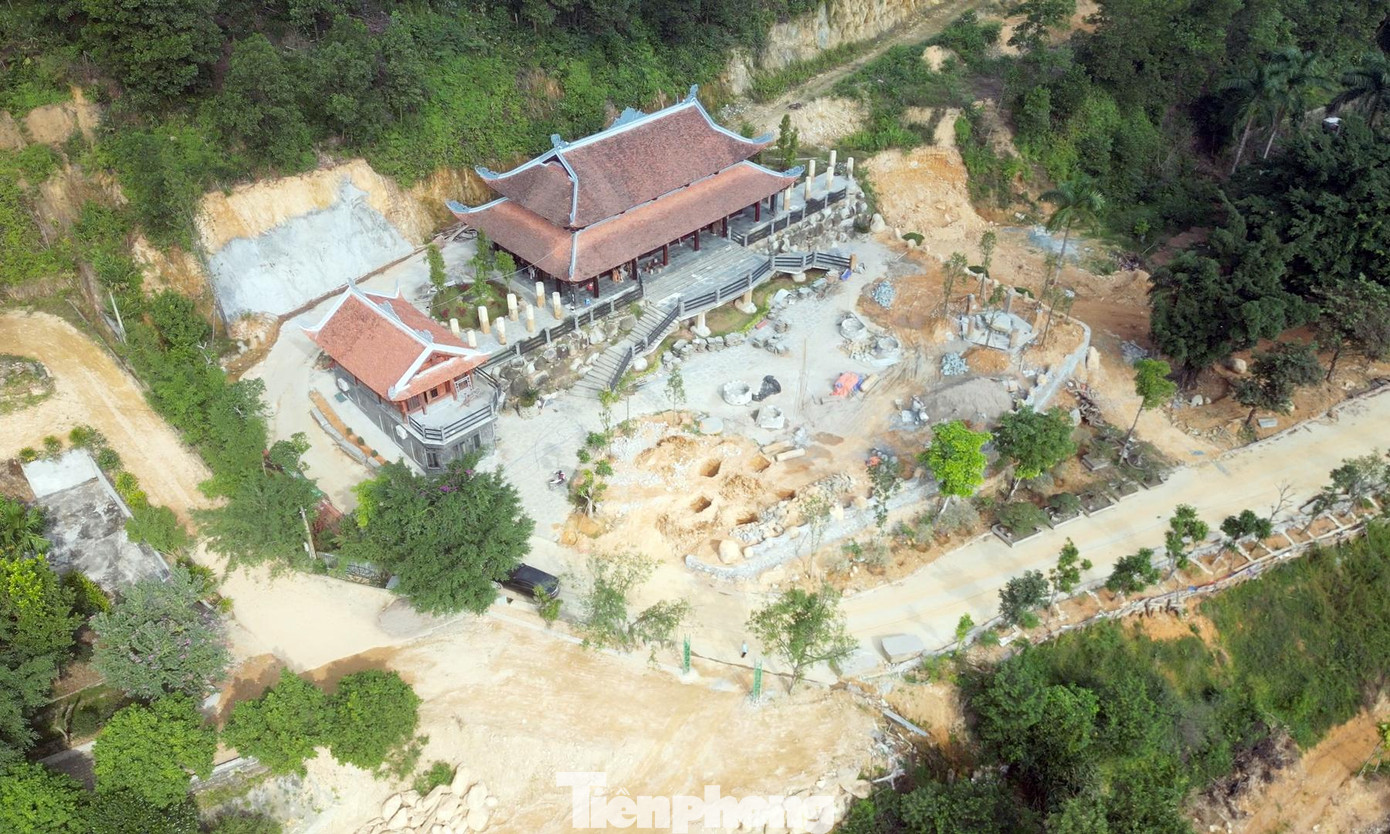 Một công trình quy mô lớn khác xây vượt diện tích đất ở tại xã thôn 7, xã Tiến Xuân.