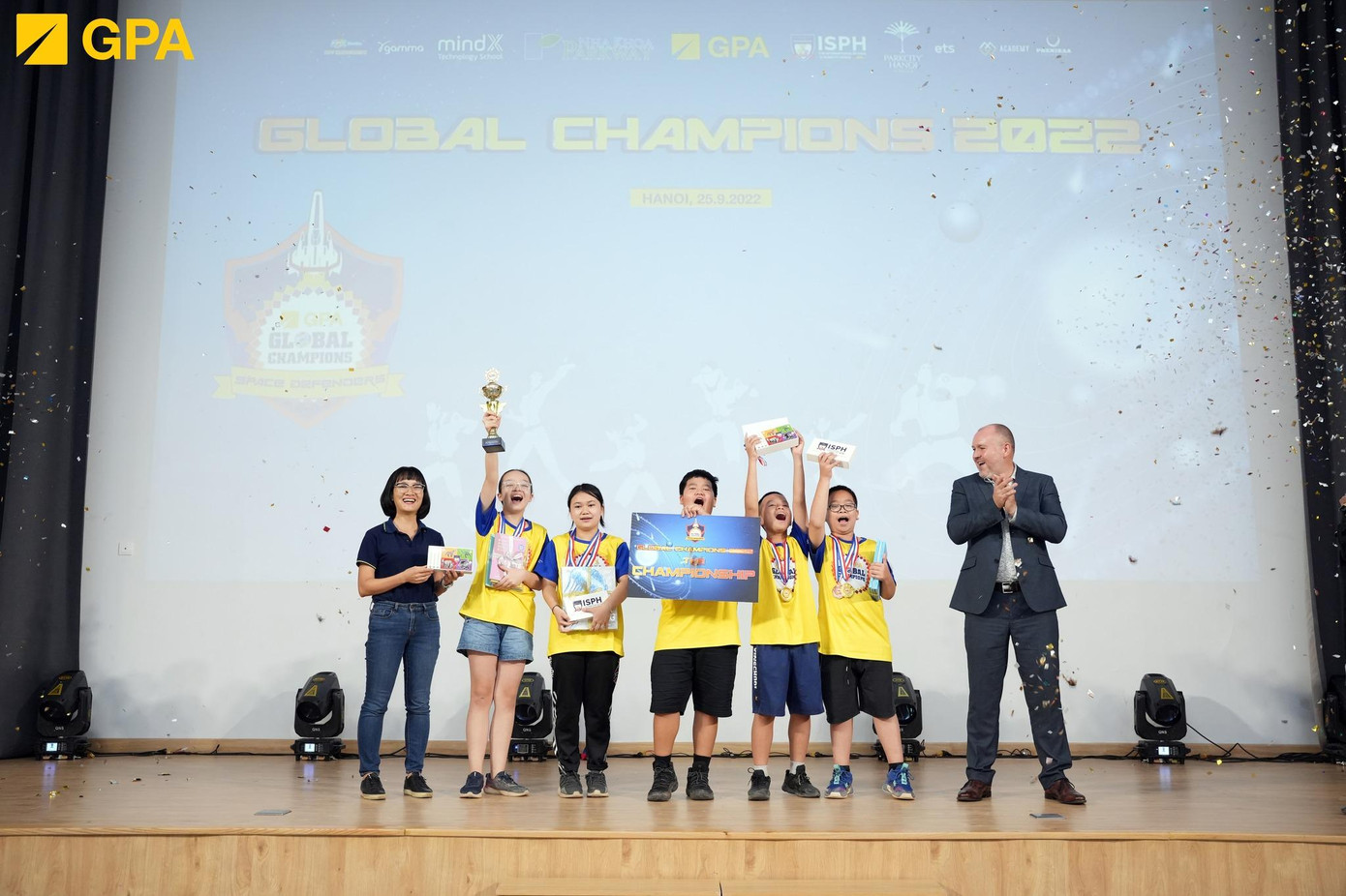 Global Champions được tổ chức hàng năm tổ chức hàng năm, dành riêng cho học sinh từ 9-16 tuổi